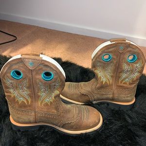 Used: Arita women boots size 8.5